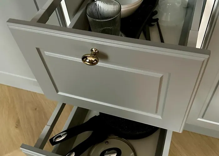 10 By Hidden Garden Apartman