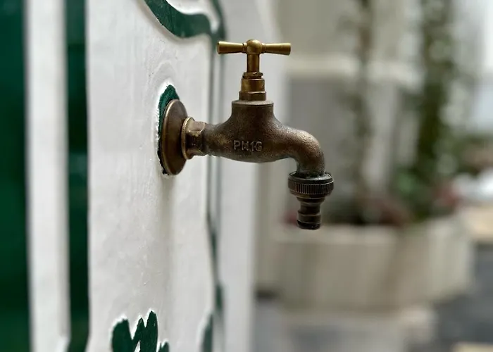 10 By Hidden Garden Apartman