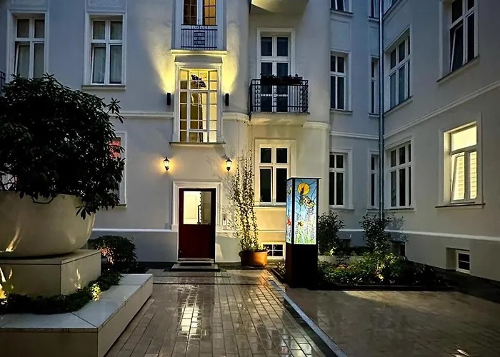 10 By Hidden Garden Lodz