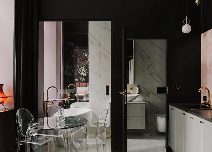 Apartment 10 By Hidden Garden