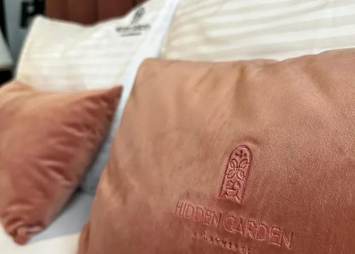 10 By Hidden Garden Apartman Łódź