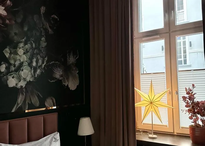 10 By Hidden Garden Lodz